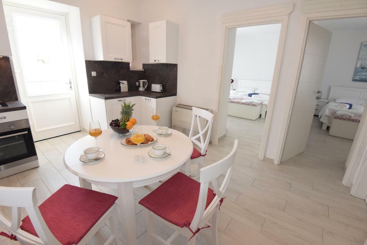 Puntamika Laterna Apartment Zadar Ngoại thất bức ảnh